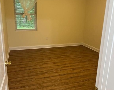 10701 Whispering Way - Photo Thumbnail 28