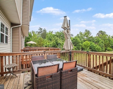 2525 Drake Lane - Photo Thumbnail 24