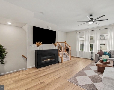2525 Drake Lane - Photo Thumbnail 9