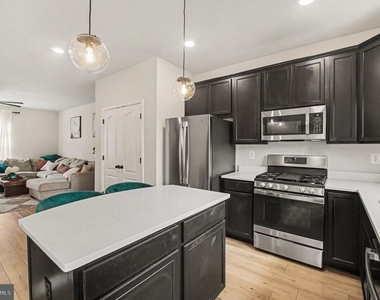 2525 Drake Lane - Photo Thumbnail 11