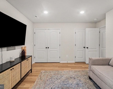 2525 Drake Lane - Photo Thumbnail 5