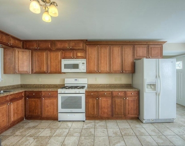 5678 Sutter Lane - Photo Thumbnail 4