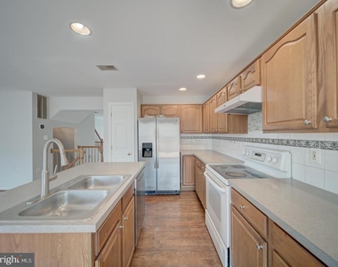 8241 Humphrey Lane - Photo Thumbnail 23