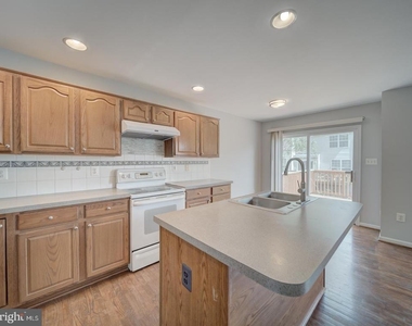 8241 Humphrey Lane - Photo Thumbnail 21