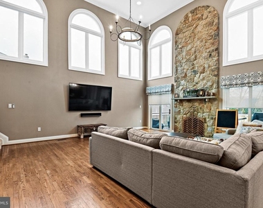 21922 Hyde Park Drive - Photo Thumbnail 12