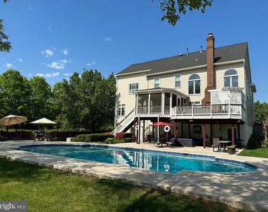 21922 Hyde Park Drive - Photo Thumbnail 2