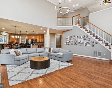 21922 Hyde Park Drive - Photo Thumbnail 13