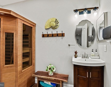 21922 Hyde Park Drive - Photo Thumbnail 36