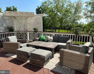 21922 Hyde Park Drive - Photo Thumbnail 40