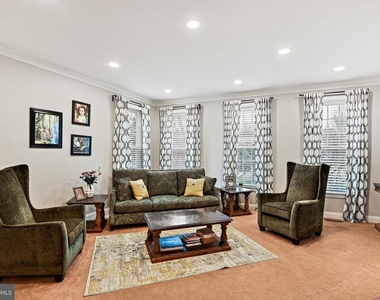 21922 Hyde Park Drive - Photo Thumbnail 6