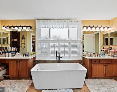 21922 Hyde Park Drive - Photo Thumbnail 23
