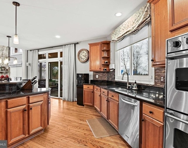 21922 Hyde Park Drive - Photo Thumbnail 15