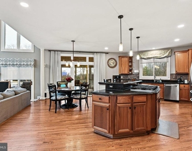 21922 Hyde Park Drive - Photo Thumbnail 14