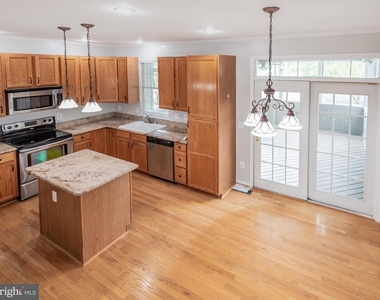 20362 Hartwell Street - Photo Thumbnail 12