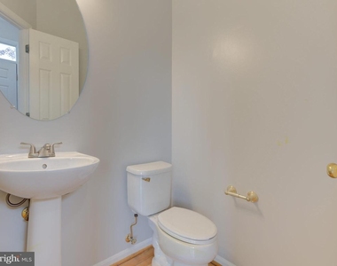 20362 Hartwell Street - Photo Thumbnail 15