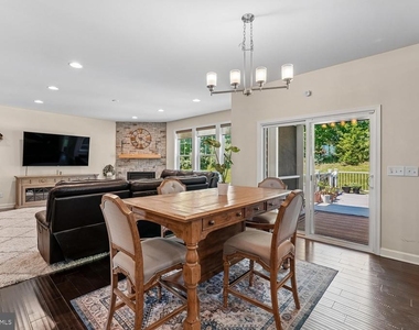 23847 Grayhaven Place - Photo Thumbnail 10
