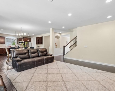 23847 Grayhaven Place - Photo Thumbnail 13