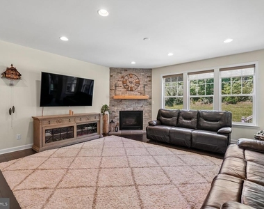 23847 Grayhaven Place - Photo Thumbnail 12