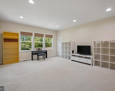 23847 Grayhaven Place - Photo Thumbnail 21