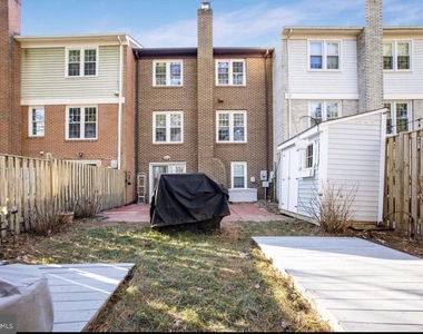 9612 9612 Hillock Court - Photo Thumbnail 1
