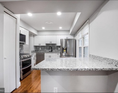 9612 9612 Hillock Court - Photo Thumbnail 11