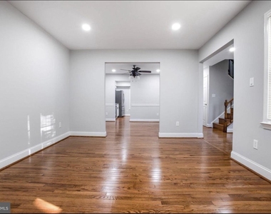 9612 9612 Hillock Court - Photo Thumbnail 10