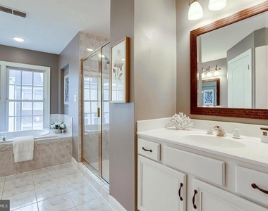1601 Colonial Hills Drive - Photo Thumbnail 12