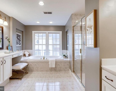 1601 Colonial Hills Drive - Photo Thumbnail 14