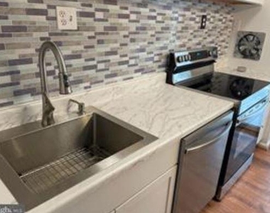 4807 Eaton Place - Photo Thumbnail 6