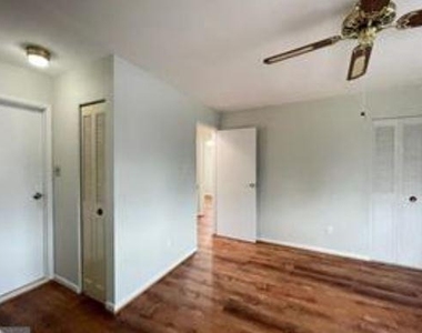 4807 Eaton Place - Photo Thumbnail 14