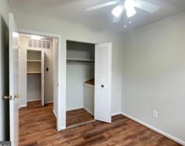 4807 Eaton Place - Photo Thumbnail 21