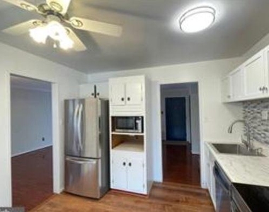 4807 Eaton Place - Photo Thumbnail 7