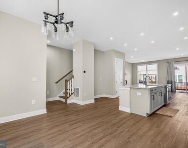 2421 Liberty Loop - Photo Thumbnail 17
