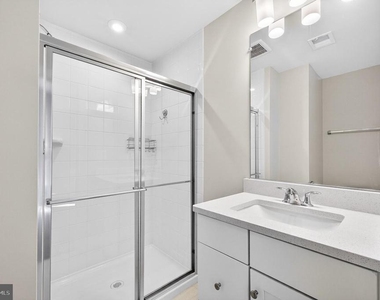 2421 Liberty Loop - Photo Thumbnail 5