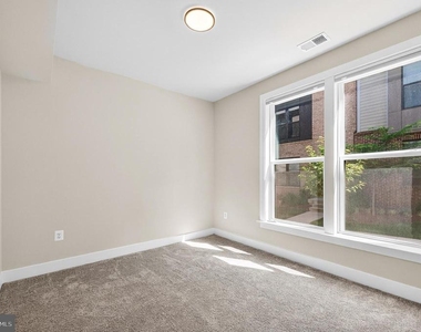 2421 Liberty Loop - Photo Thumbnail 3