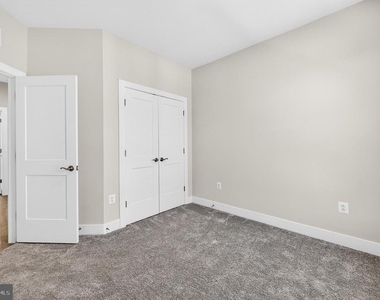 2421 Liberty Loop - Photo Thumbnail 20