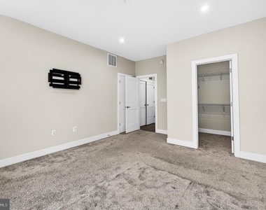 2421 Liberty Loop - Photo Thumbnail 26