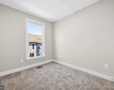 2421 Liberty Loop - Photo Thumbnail 21