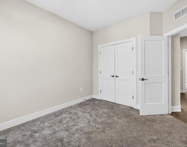 2421 Liberty Loop - Photo Thumbnail 22