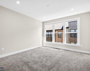 2421 Liberty Loop - Photo Thumbnail 25