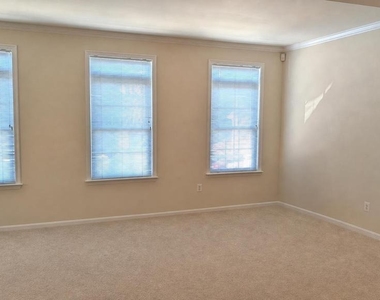9640 Potters Hill Circle - Photo Thumbnail 3