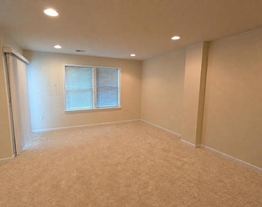 9640 Potters Hill Circle - Photo Thumbnail 7