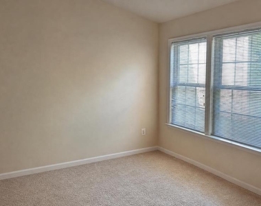 9640 Potters Hill Circle - Photo Thumbnail 5