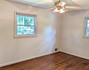 909 Cottage Street Sw - Photo Thumbnail 8