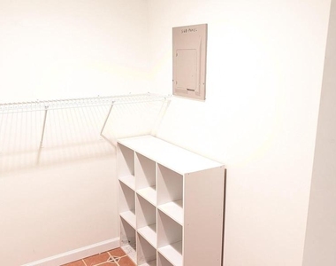 909 Cottage Street Sw - Photo Thumbnail 15