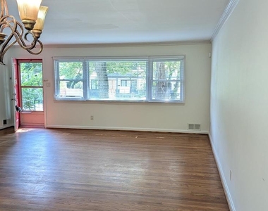 909 Cottage Street Sw - Photo Thumbnail 2