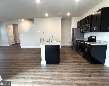 5195 Crooked Lane - Photo Thumbnail 4