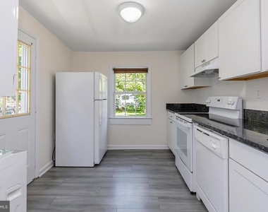 319 Wolfe Street - Photo Thumbnail 12