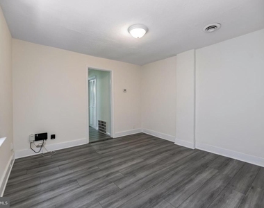 319 Wolfe Street - Photo Thumbnail 7