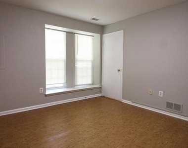 2604 S Arlington Mill Drive - Photo Thumbnail 11